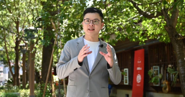 凌濤表示，青鳥出征，越來越像大罷免前夕的「一對A」程度。（圖／翻攝自凌濤臉書）