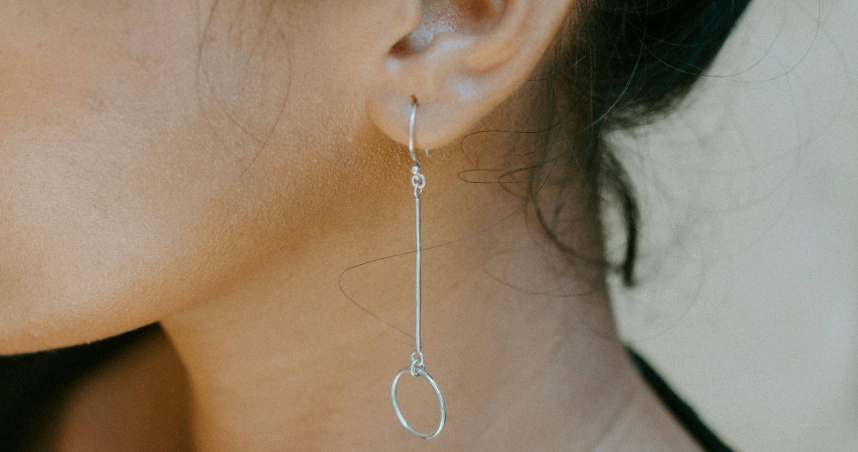 尼泊爾一名21歲女子因突發右耳劇痛、眩暈、嘔吐及聽力障礙，前往耳鼻喉科求診。（示意圖／翻攝Pexels）