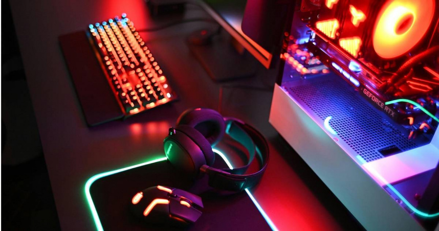 國家通訊傳播委員會（NCC）近期修正「電信管理業務規費」收費標準，如今含有藍芽、Wifi等無線傳輸功能的3C產品，經過海關時都要繳交750元「核准審查費」，引起民眾反彈聲浪。（示意圖／翻攝unsplash）