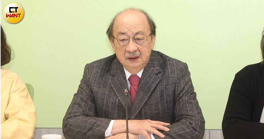 民進黨團總召柯建銘日前在記者會上發言，涉及性別平等爭議，引發社會關注。（圖／劉耿豪攝）