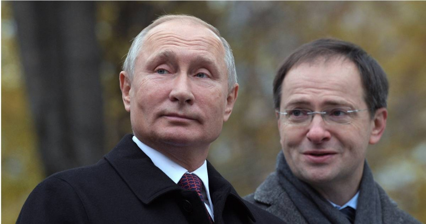 俄羅斯總統普丁、俄羅斯談判代表團團長梅丁斯基（Vladimir Medinsky）。（圖／達志／美聯社）