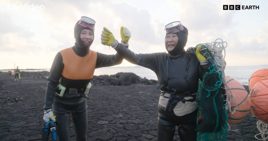 除了潛水訓練，宋智孝也深入了解海女文化。（圖／台灣大哥大MyVideo提供）