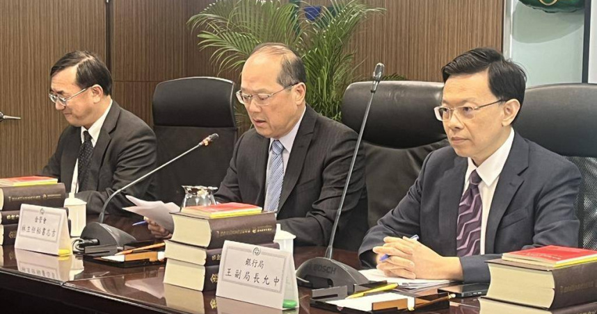 金管會15日再次澄清，電子支付機構依規定須將用戶資金全數存放於信託專戶，且為即時、直接存入，並由保管銀行管理，與公司自有資產完全隔離，用戶與商家無需擔憂。（圖／工商時報黃于庭攝）