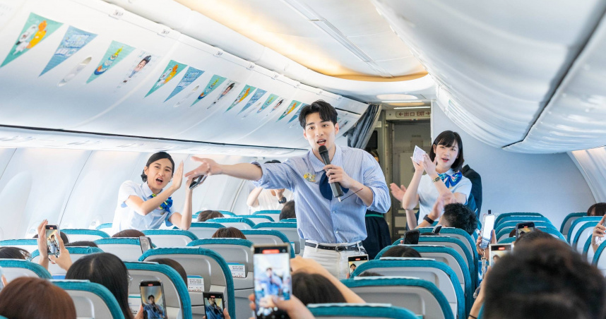 黃偉晉日前飛高高在萬呎高空舉辦粉絲見面會。（圖／源活娛樂提供）