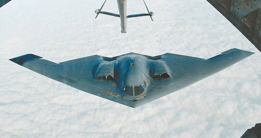 圖為B-2「幽靈」隱形轟炸機。（圖／路透）