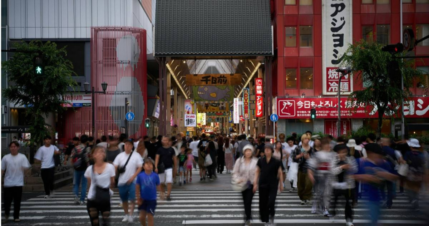 日本一間企業專收40歲以上的保險業新人，原因曝光後也引發話題。（是意圖／Unsplash）