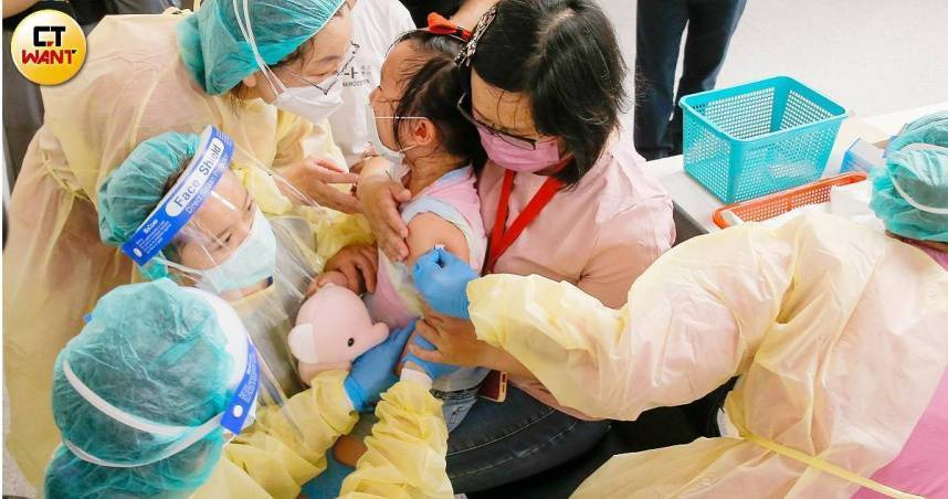 A型流感流行，有醫師每天驗出好幾位陽性患者。（示意圖／黃耀徵攝）