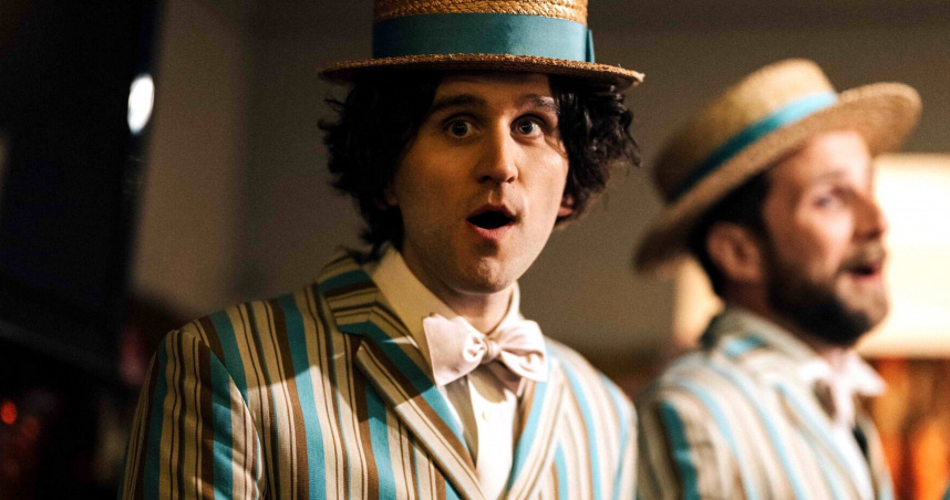 英國男星哈利梅林（Harry Melling）近年來急甩30公斤演出性虐愛情片《後座力》（Pillion）。（圖／海鵬提供）