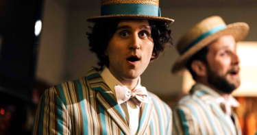 英國男星哈利梅林（Harry Melling）近年來急甩30公斤演出性虐愛情片《後座力》（Pillion）。（圖／海鵬提供）