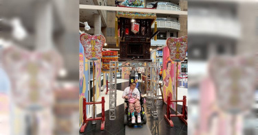 唐氏症基金會響應世界唐氏症日，跨界與北港朝天宮合作，將媽祖鑾轎迎上北車。（圖／唐氏症基金會提供）