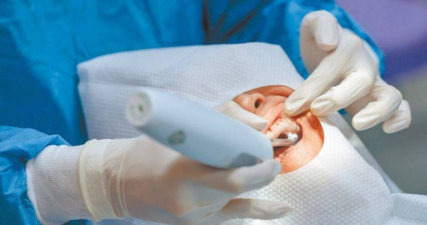 朱男沒有合法醫師執照，卻私下替民眾製作假牙，遭到法院判刑。（示意圖／報系資料照）
