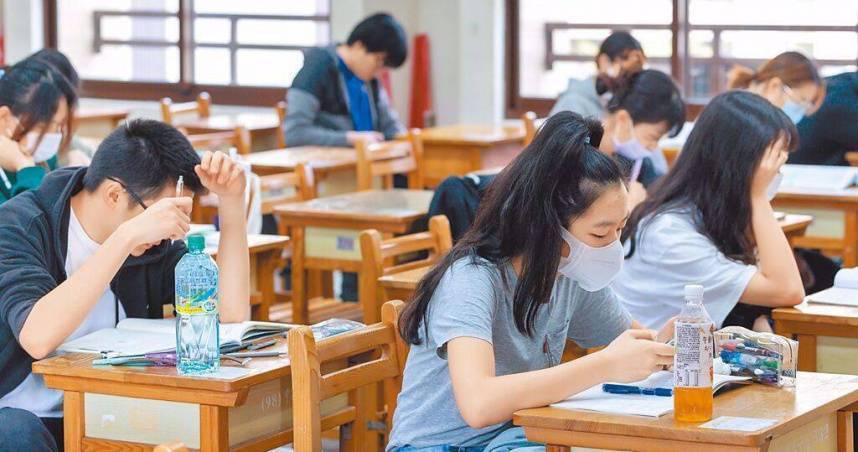 15學年度大學分發入學於今（17）日上午9時在大學考試入學分發委員會網站公告分發結果。（示意圖／報系資料照）