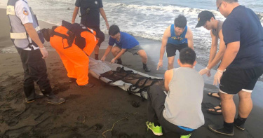 林園海邊女裸屍身分確認 警:不排除他殺