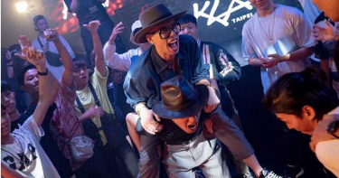 呂士軒夜店上演全武行 飛踢黃宣不腳軟