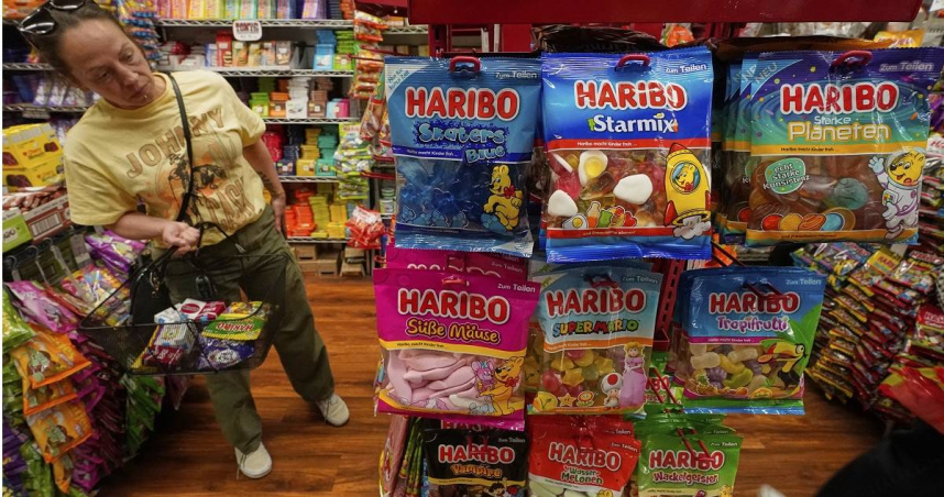 知名軟糖品牌哈瑞寶，近日遭爆出1款可樂口味的軟糖，竟含有大麻成分，對此食藥署表示這批有問題的軟糖並未輸入我國。（示意圖／美聯社）