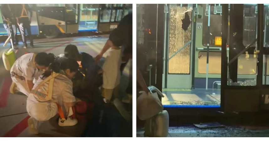 中國青海西寧機場驚傳接駁車悶暈事件，車內玻璃被砸破、碎片散落一地，乘客指控司機未開冷氣離場，導致一名女子昏倒送醫。（圖／翻攝自微博）