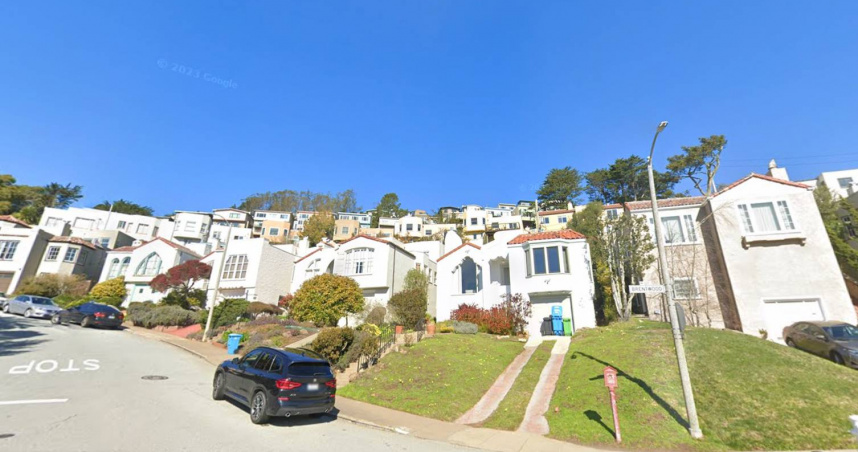 舊金山高級住宅區「西伍德高地」發生家庭命案，警方發現一家4口陳屍屋內。（圖／翻攝自google maps）