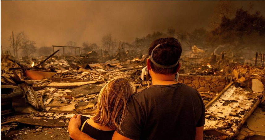 圖為2025年1月8日的南加州野火災情。（圖／達志／美聯社）