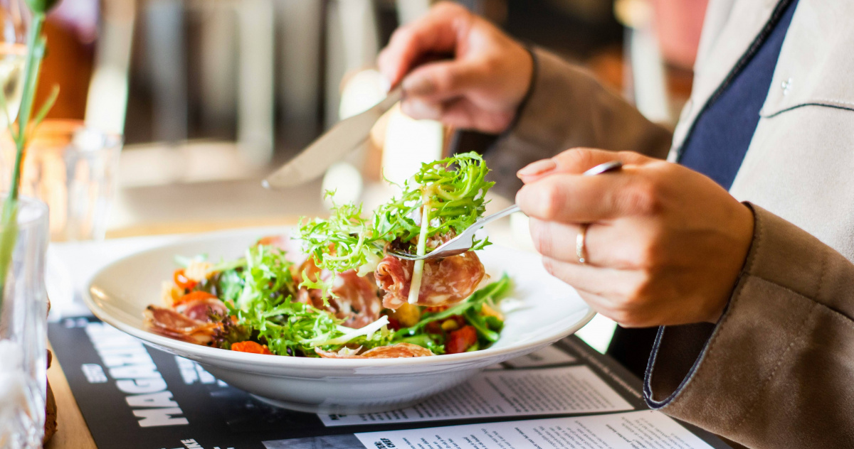 入冬晚餐最好7點前吃 通勤族難達Experts呼籲調整用餐時間