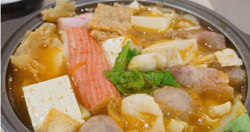 三媽臭臭鍋宣布4月1日起全品項鍋物每鍋調漲20元。（示意圖／photoAC）