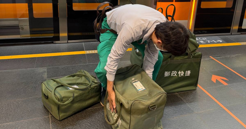 有網友目睹郵差坐高鐵運送郵政快捷，才知道原來快捷信件是透過高鐵運送。（圖／翻攝Threads／@cxj_doris授權）