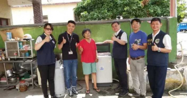7旬嬤獨力養兒媳孫 家住漏水屋移民署不忍贈家電