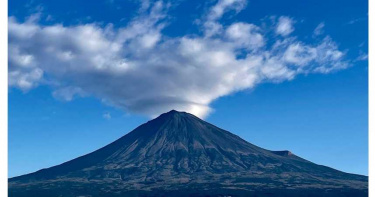 富士山頂沒「冠雪」網陷恐慌:大災難前兆!恐火山爆發+超級地震
