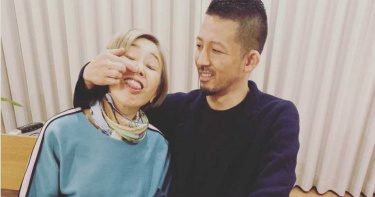 61歲女星9年婚終結 小18歲尪爆埋怨「年紀大無法生」!不想照顧高齡妻