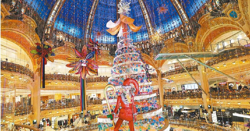 台旅客在歐洲買精品包、到瑞士買高檔手錶，一出手上百萬的大有人在。圖為巴黎拉法葉百貨。（圖／新華社）