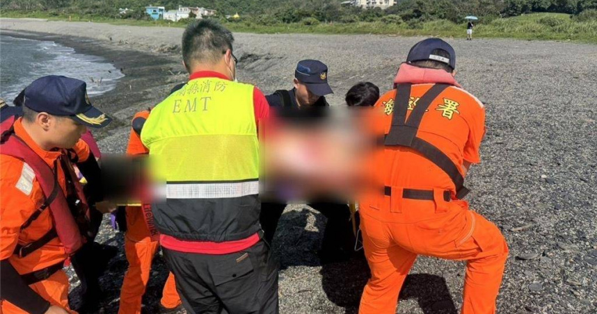 宜蘭南方澳海灘驚見裸上身男屍。（ 圖／翻攝畫面）