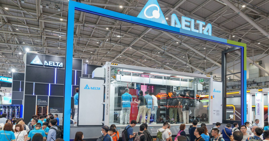 台達電今年電腦展秀出20呎的「AI 貨櫃型資料中心」，吸引眾家攝影機與工程師目光。（圖／翻攝自台達電臉書）