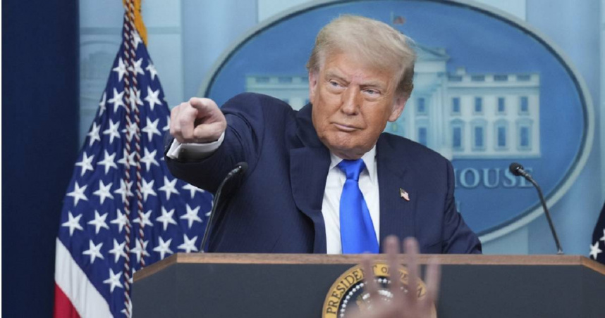 美國總統川普4月引爆的對等關稅政策，儘管暫緩90天的期限將在7月9日到期，但多名股市專家多認為市場受此影響已呈現鈍化。（圖／達志／美聯社）