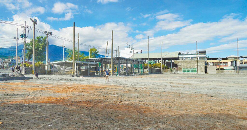 花蓮縣光復國中是棒球國手的搖籃，學校棒球場因花蓮洪災泡湯損壞。（圖／中國時報羅亦晽攝）