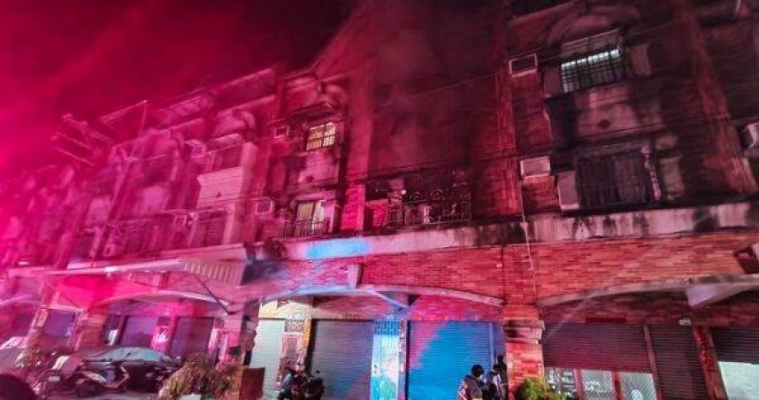 高雄大寮透天厝氣爆釀傷亡慘劇。（圖 ／翻攝畫面）