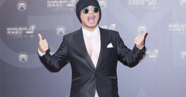 金門縣文化局證實，2026跨年晚會原預計邀請馬來西亞歌手黃明志壓軸演出，但因其涉捲入台灣網紅謝侑芯命案的相關新聞傳出後，廠商已提出由其他同檔次歌手替換。（圖／報系資料照）