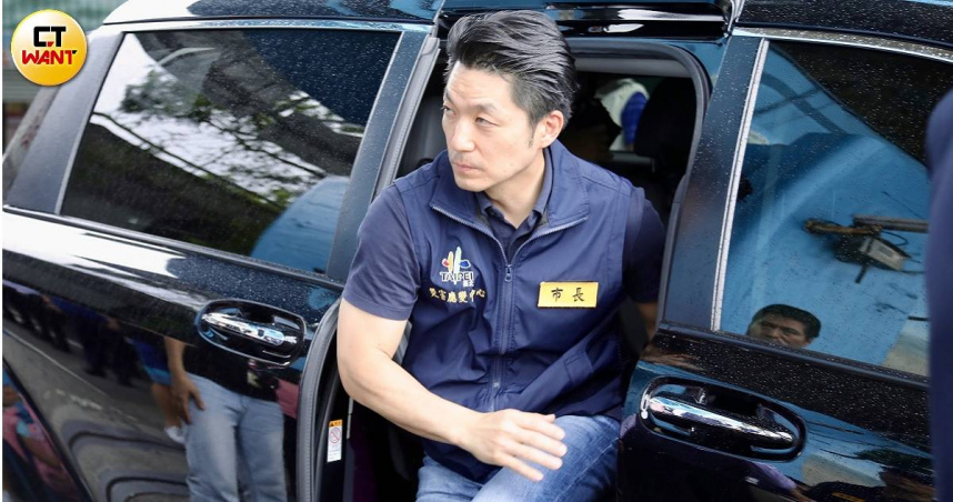 台北市連續兩天宣布停班停課，蔣萬安社群貼文「帥照回歸」意外成為網友討論話題。（圖／方萬民攝）