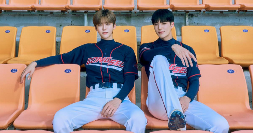 JENO（右）、JAEMIN（左）攜手出道逾10年，如今更化身熱血青春棒球少年。（圖／采昌國際多媒體提供）