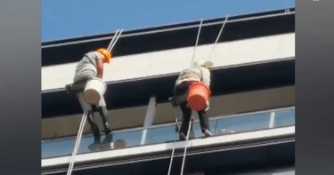違建遭拆好生氣!屋主放大絕 一刀剪斷「吊掛工人安全繩」
