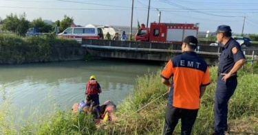 嘉南大圳漂2具男浮屍 死者穿蛙鞋疑晨泳溺斃
