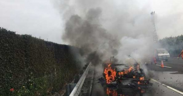 彰化國道千萬藍寶堅尼火燒車 富二代車主上班途中出意外「怎麼這樣」