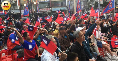 支持者湧國民黨部 警力維安警戒中
