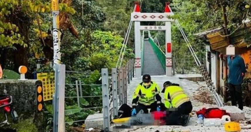 台8線裡冷段發生轎車衝撞行人事故，造成1男頭部重撞OHCA，送醫搶救仍不治。（圖／翻攝畫面）