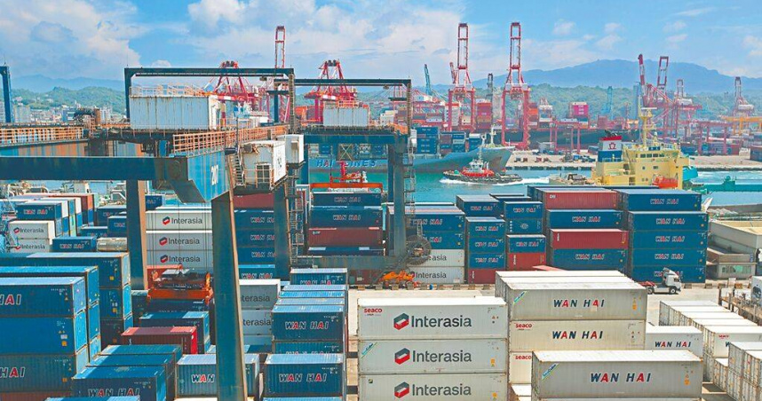 圖為基隆港區碼頭貨櫃堆疊。（圖／報系資料照）