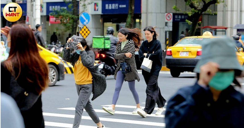 寒流發威，中央氣象署持續發布低溫特報。（示意圖／周志龍攝）