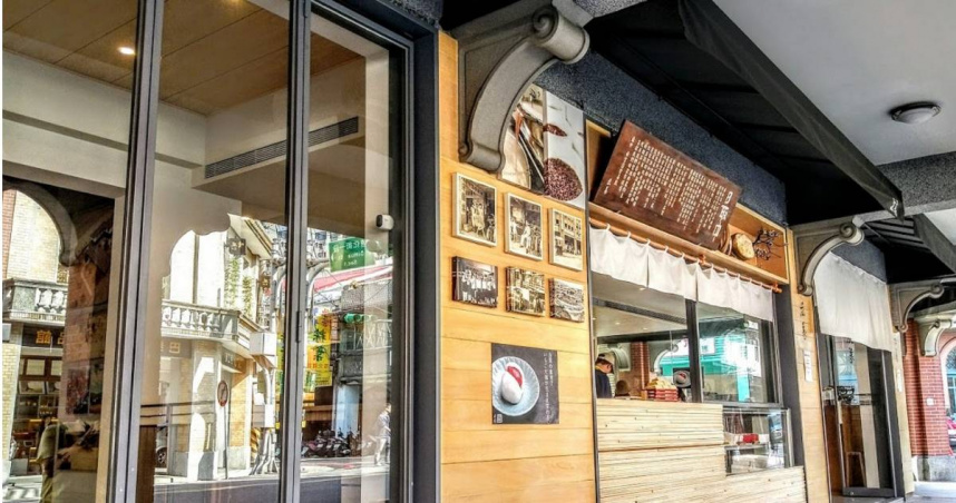 有民眾享用滋養的草莓大福時，發現草莓竟發霉了。（圖／擷取自Google Maps）