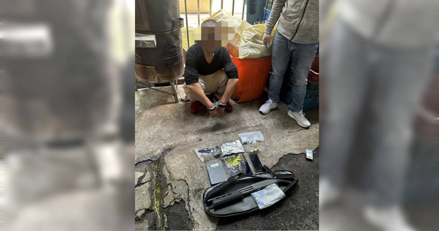 桃園市中壢警分局於4天連假專案期間出動餘500名警力，更破獲喪屍菸彈「依託咪酯」毒品分裝場，並在分裝場內查扣1把霰彈槍及逾百顆子彈，並在連假期間共查獲各類案達120件103人。（圖／警方提供）