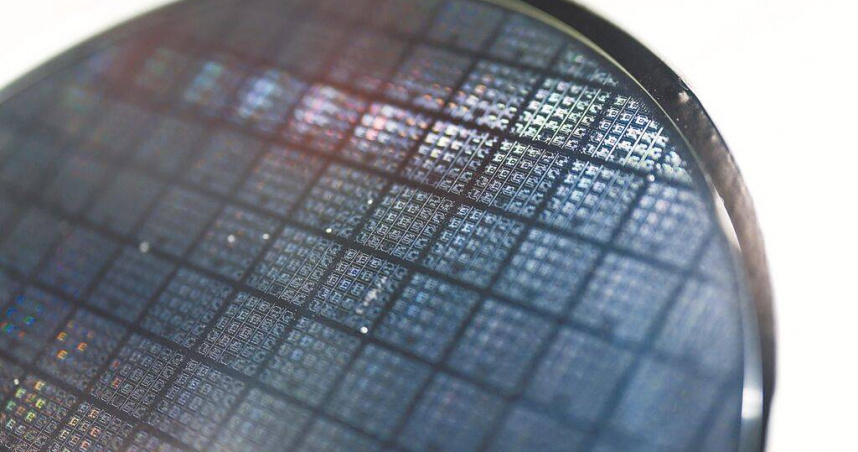 BBC分析，川普擬透過關稅大刀重塑晶片版圖盤算恐落空。（圖／達志／路透社）