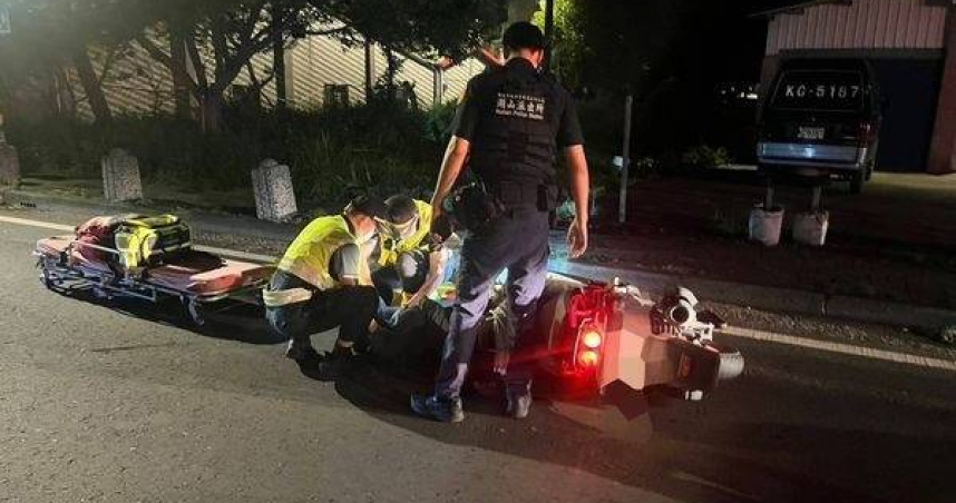 鶯歌深夜35歲男騎士突自摔慘死街頭。（圖／翻攝畫面）