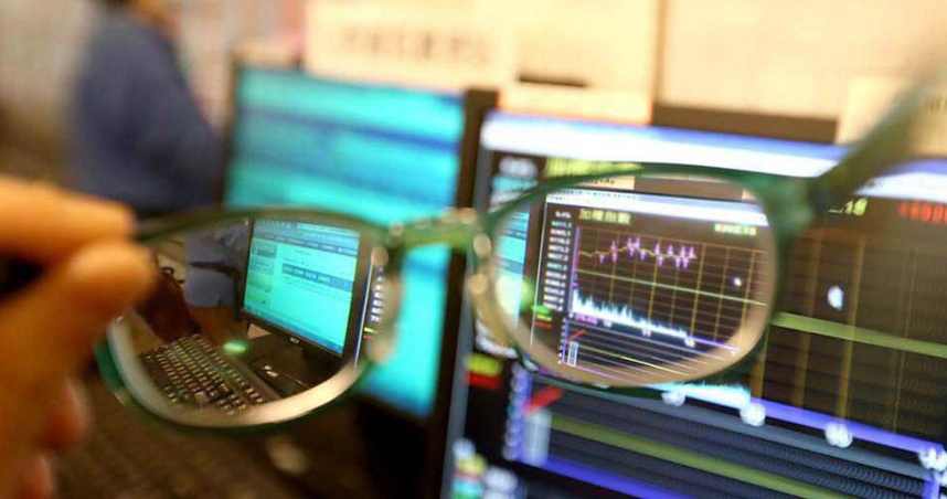 台股23日早盤從漲百點、摔回平盤之上。（圖／報系資料照）