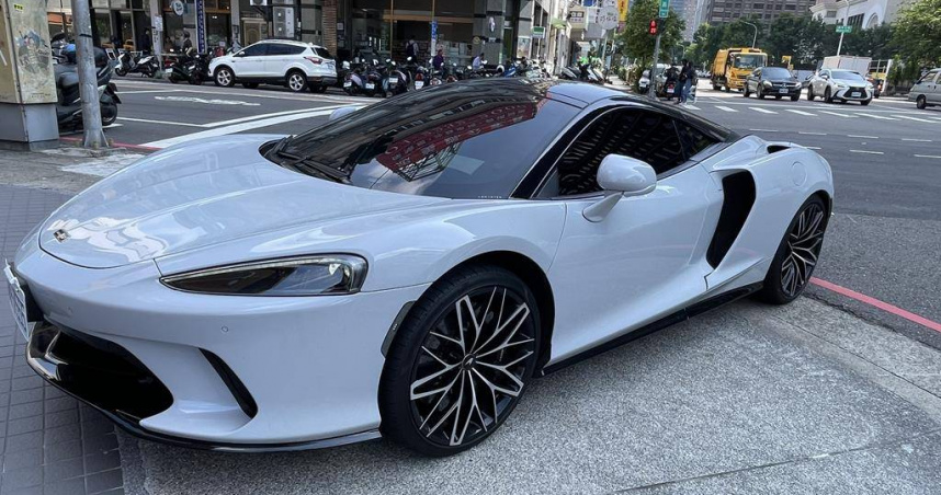 未拍定的麥拉侖超跑。（圖／台中分署提供）